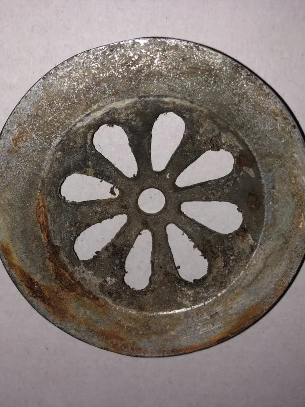 Antique Daisy-pattern Clawfoot Tub Drain Strainer